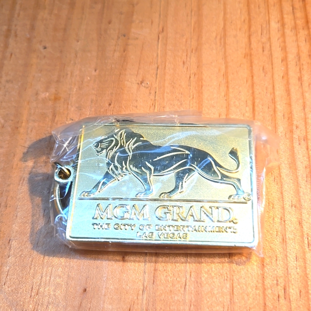 NEW MGM GRAND HOTEL & CASINO PLAYERS LAS VEGAS GOLD KEYRING KEYCHAIN